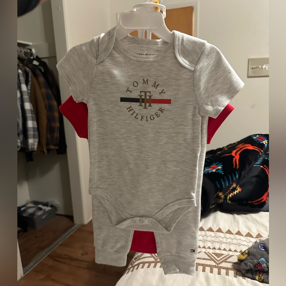 Infant Tommy Hilfiger set